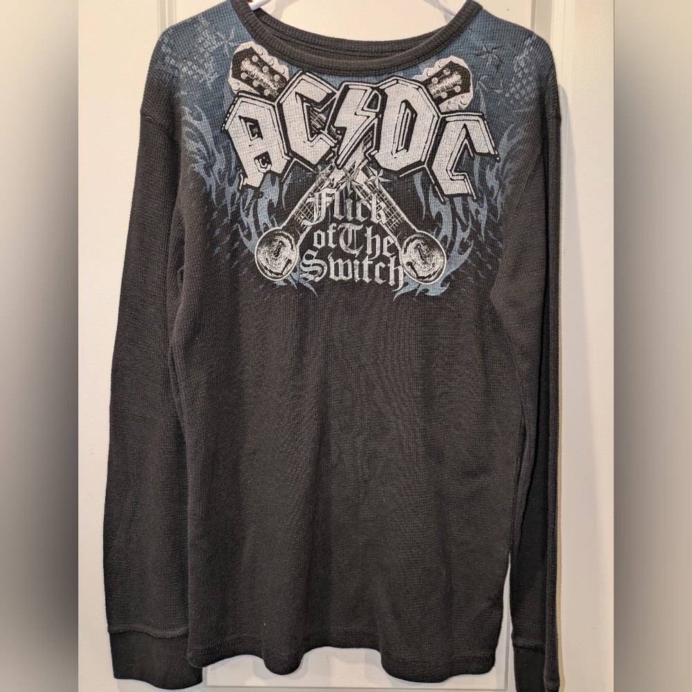AC/DC Back in Black Flick of the Switch Thermal Waffle Knit Long Sleeve Shirt M